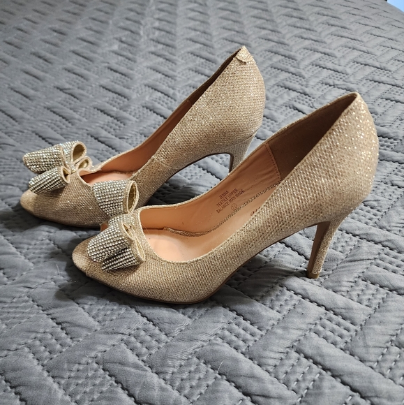 Gold peep toe heels - Picture 3 of 5